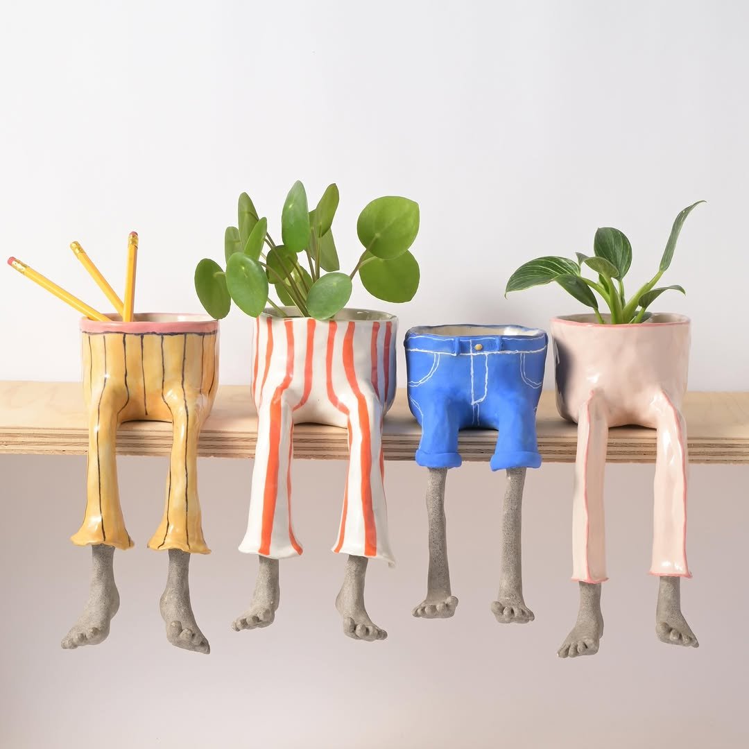 🎃 Limited Halloween Sale 👻 The Hanging Legs Family™ Whimsical Hanging Legs Planter – Spooky & Adorable Home Decor