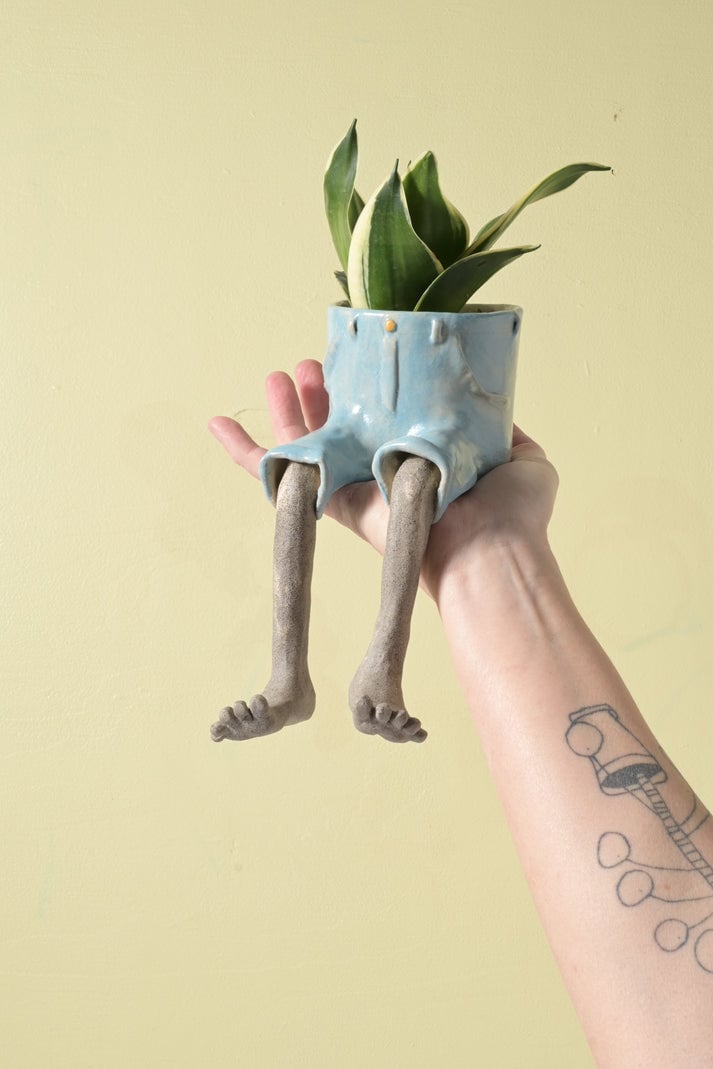 🎃 Limited Halloween Sale 👻 The Hanging Legs Family™ Whimsical Hanging Legs Planter – Spooky & Adorable Home Decor