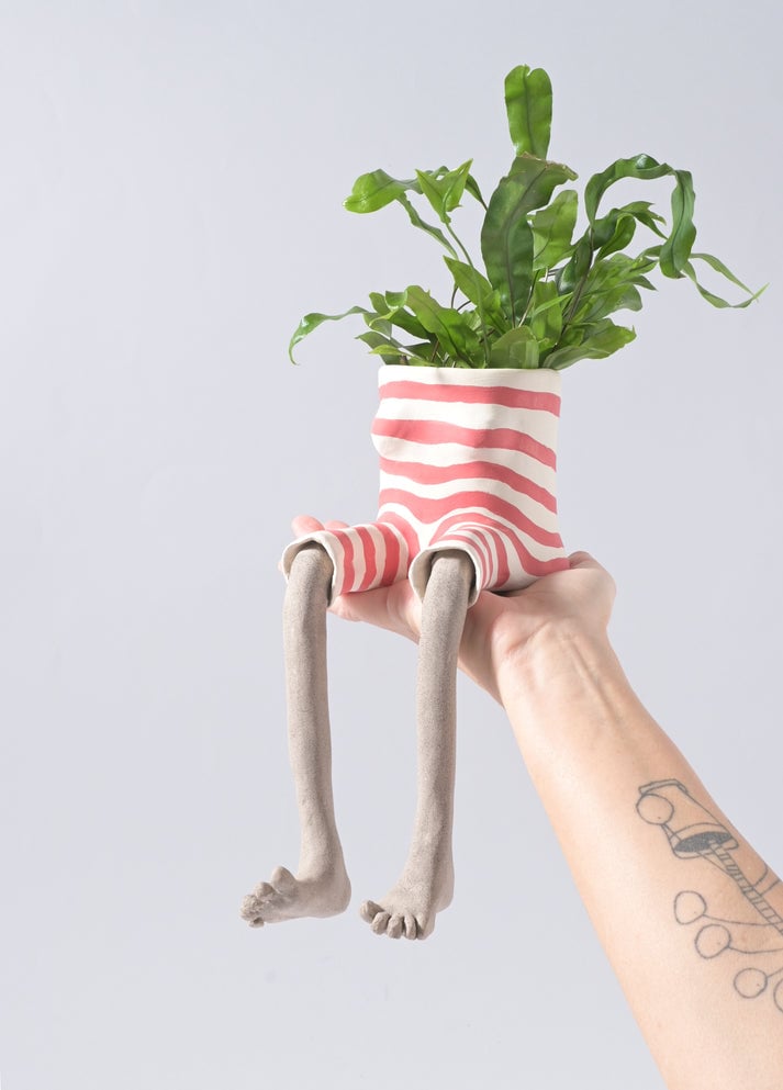 🎃 Limited Halloween Sale 👻 The Hanging Legs Family™ Whimsical Hanging Legs Planter – Spooky & Adorable Home Decor