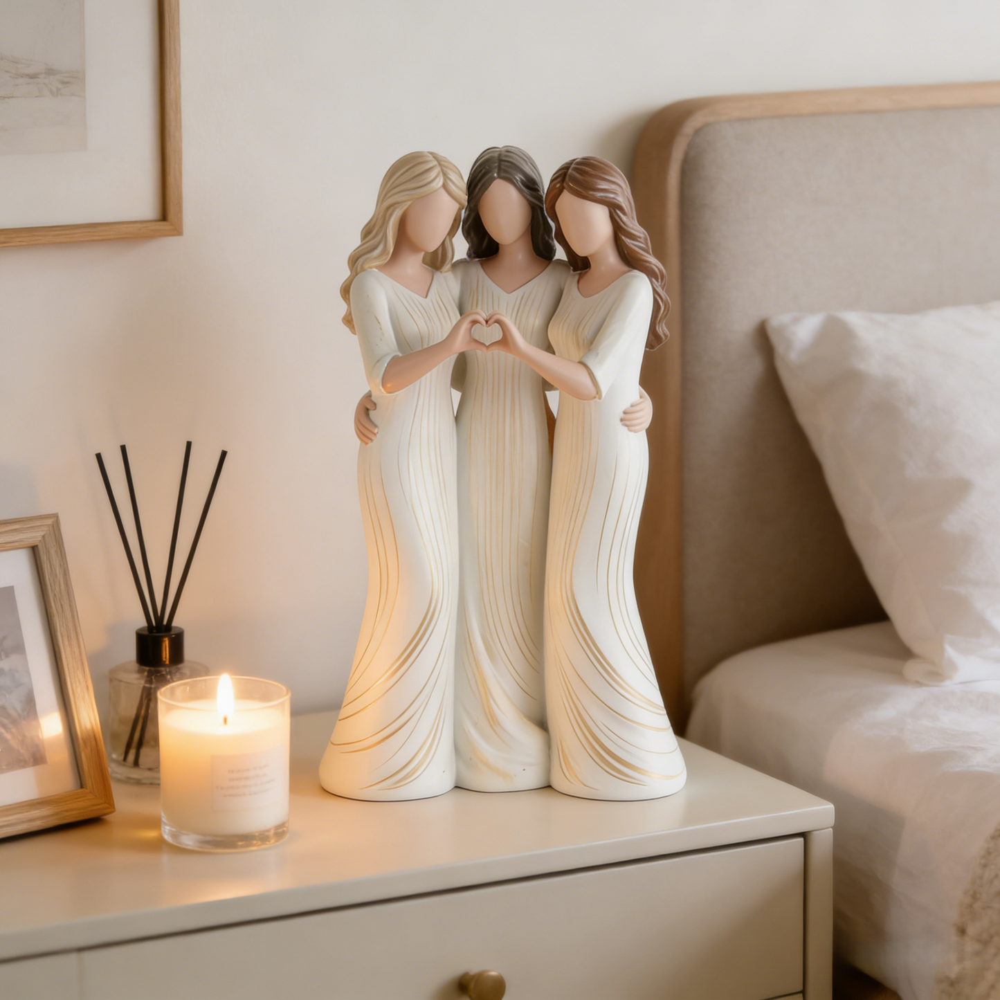 👩‍👩‍👧‍👧Sisters by My Side, Celebrates Friendships Three Sisters Sculpture