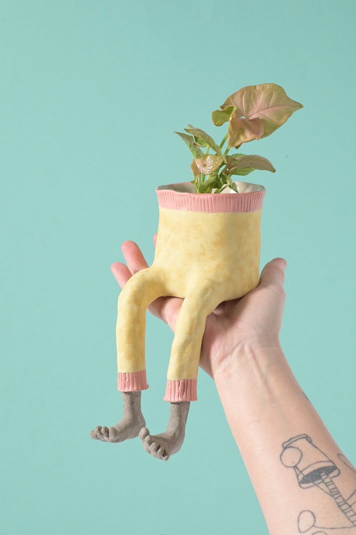 🎃 Limited Halloween Sale 👻 The Hanging Legs Family™ Whimsical Hanging Legs Planter – Spooky & Adorable Home Decor