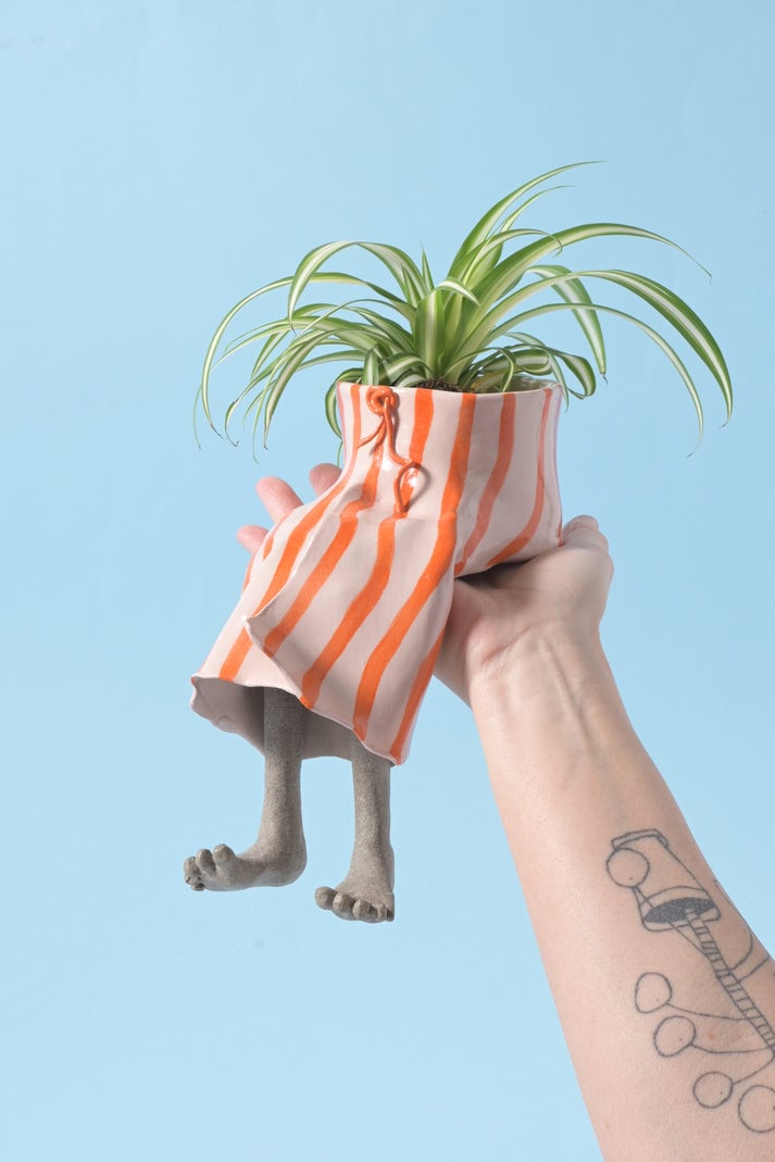🎃 Limited Halloween Sale 👻 The Hanging Legs Family™ Whimsical Hanging Legs Planter – Spooky & Adorable Home Decor