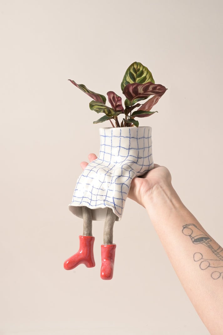 🎃 Limited Halloween Sale 👻 The Hanging Legs Family™ Whimsical Hanging Legs Planter – Spooky & Adorable Home Decor