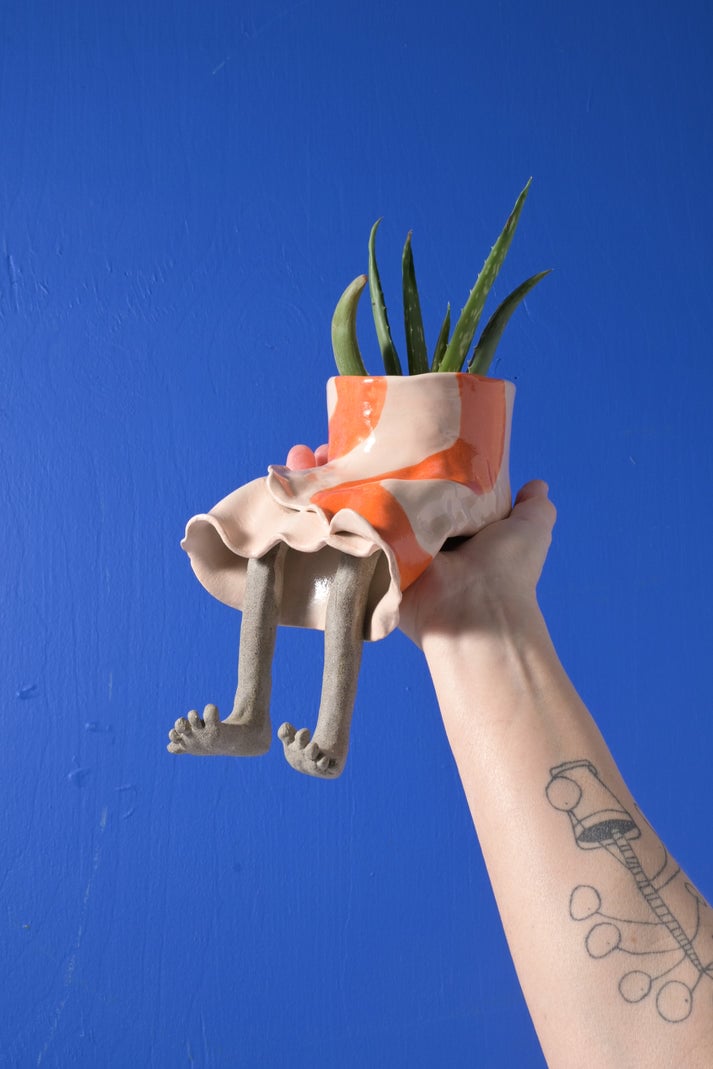 🎃 Limited Halloween Sale 👻 The Hanging Legs Family™ Whimsical Hanging Legs Planter – Spooky & Adorable Home Decor