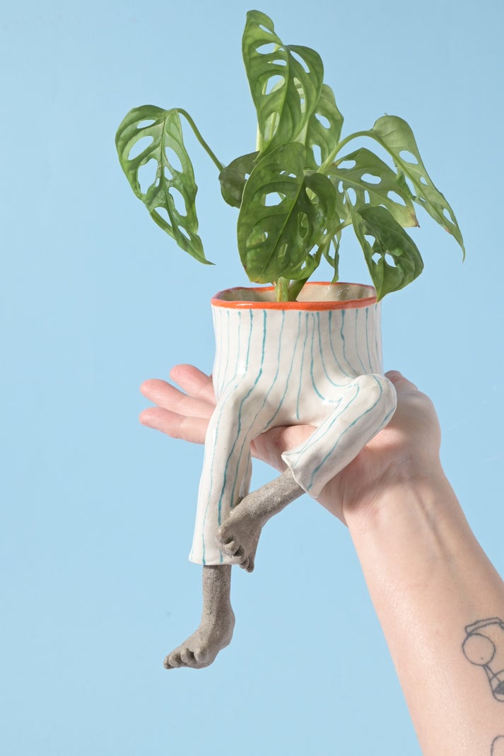 🎃 Limited Halloween Sale 👻 The Hanging Legs Family™ Whimsical Hanging Legs Planter – Spooky & Adorable Home Decor