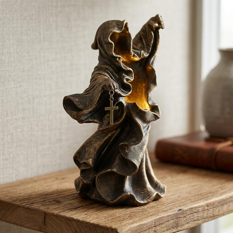 Ghost Witch Night Light Resin Gothic Decor Halloween LED Ornament Home Garden Courtyard Spooky Table Shelf Decoration Lamp