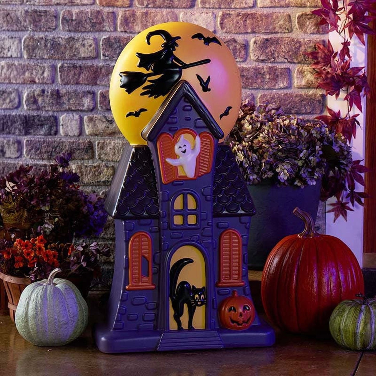 Haunted House Resin Statue – Gothic Halloween Centerpiece 🏰🎃